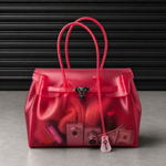 Sac à main Jelly Firkin Cherry - sac tendance en TPU transparent effet gelée rouge cerise, fermoir cadenas et anses surpiquées, style bowling chic